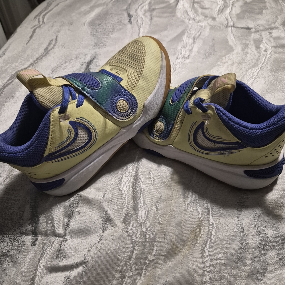 Nike Kids Sneakers in Yellow and Blue
